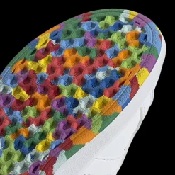 Best białe sneakersy dziecięce Grand Court na kolorowej podeszwie Dzieci Sportowe