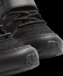Hot czarne sneakersy dziecięce z czerwonym logo Dzieci Sportowe