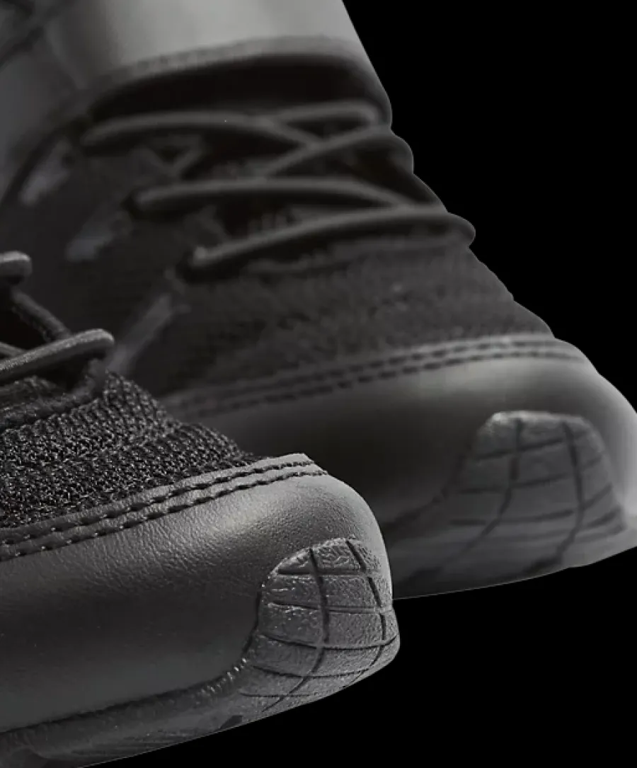 Hot czarne sneakersy dziecięce z czerwonym logo Dzieci Sportowe